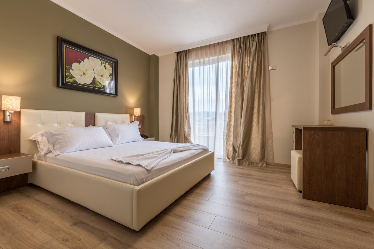 Keit Hotel Tirana Exteriör bild