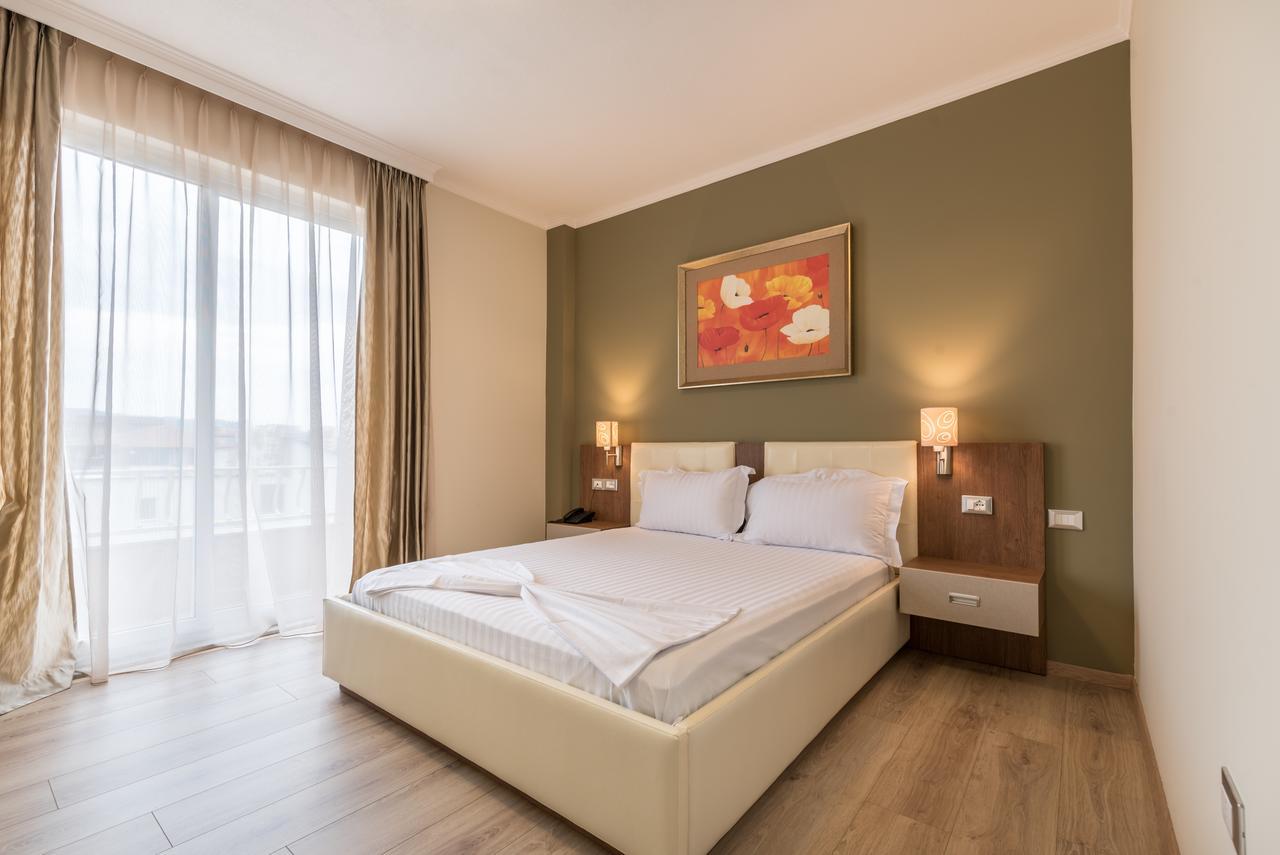 Keit Hotel Tirana Exteriör bild